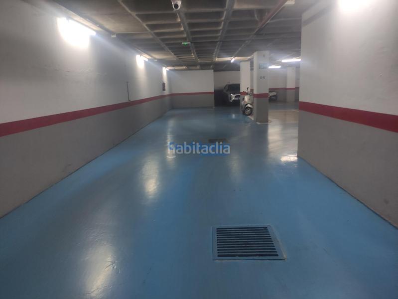 Foto cddd7f03-1593-4d7b-ba4c-b0cd035e49da. Aparcament cotxe a La Buhaira Sevilla