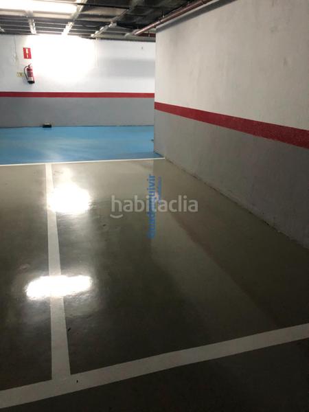 Foto faa3a64a-23fa-48e3-a862-507c38e64b89. Aparcament cotxe a La Buhaira Sevilla