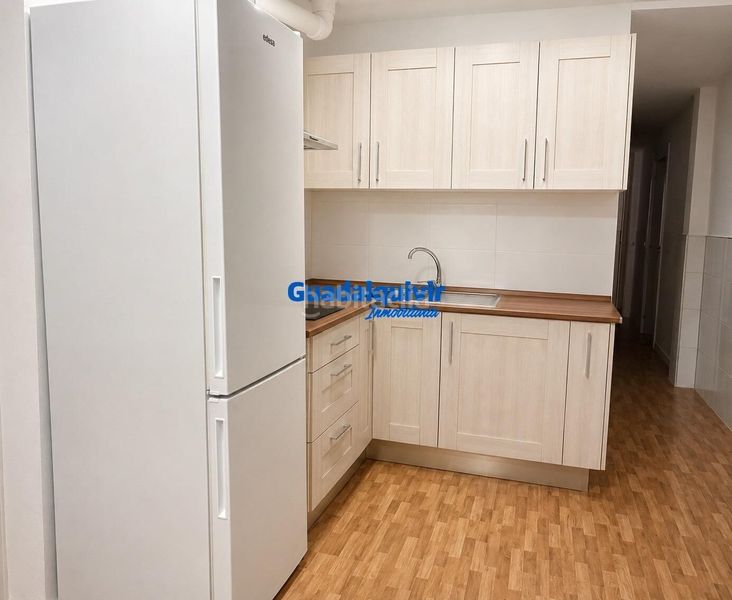 Foto bbaa6caf-46c1-495a-8056-328e7e8dd221. Rent flat in Barrio del Nervión Sevilla