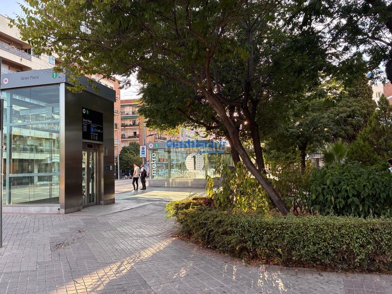 Foto cdb8a4c8-2a6f-480c-b115-c06d0a3e73d4. Rent flat in Barrio del Nervión Sevilla