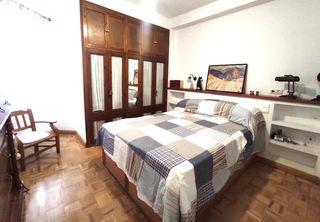 Miete Etagenwohnung in La Calzada - La Florida. Piso de 2 dormitorios reformado,no estudiantes  zona portaceli,a