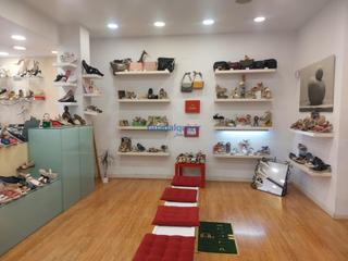 Lloguer Local Comercial a Centro - Doña Mercedes. Estupendo local de 110 m2 en el centro de dos hermanas funcionan