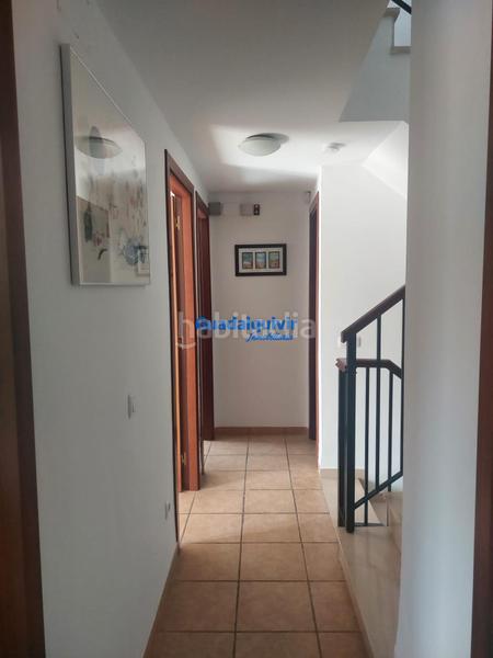 Foto 06193658-2ae5-40f4-ac83-b9f81a418e2a. Alquiler casa adosada  semi amueblada de esquina con 4 dormitorios y patio, con zonas comunes con piscina en Dos Hermanas