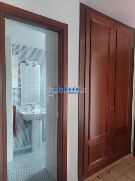 Foto 11e5b3b3-63cf-4baf-8e90-90a8759e8036. Alquiler casa adosada  semi amueblada de esquina con 4 dormitorios y patio, con zonas comunes con piscina en Dos Hermanas