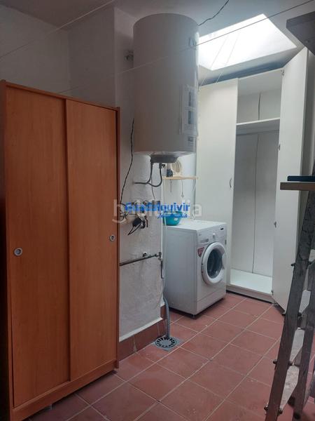 Foto 22e9c27b-201a-459a-b6d6-9f7c444e446b. Alquiler casa adosada  semi amueblada de esquina con 4 dormitorios y patio, con zonas comunes con piscina en Dos Hermanas
