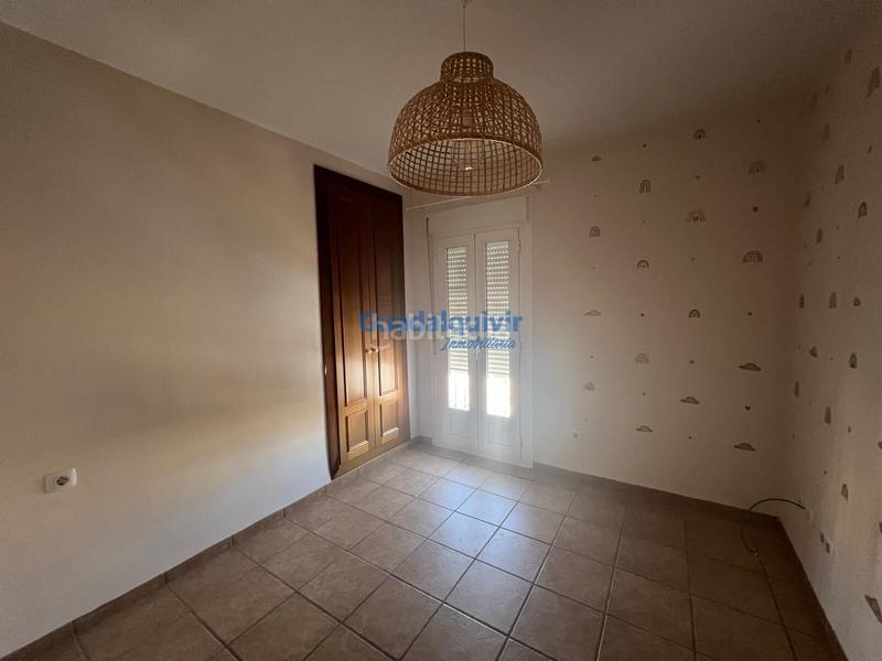 Foto 48df5b71-7519-47b8-b179-10fab840c8e7. Alquiler casa adosada  semi amueblada de esquina con 4 dormitorios y patio, con zonas comunes con piscina en Dos Hermanas
