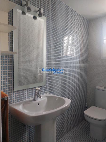 Foto 56149ec8-c8df-46e8-8aca-4ae27d47ac7b. Alquiler casa adosada  semi amueblada de esquina con 4 dormitorios y patio, con zonas comunes con piscina en Dos Hermanas