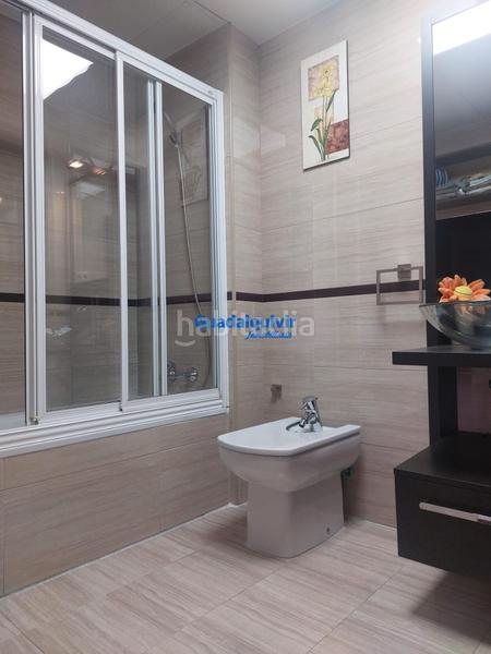 Foto 70182a59-298d-4b21-a1ee-6fd995c648b7. Alquiler casa adosada  semi amueblada de esquina con 4 dormitorios y patio, con zonas comunes con piscina en Dos Hermanas