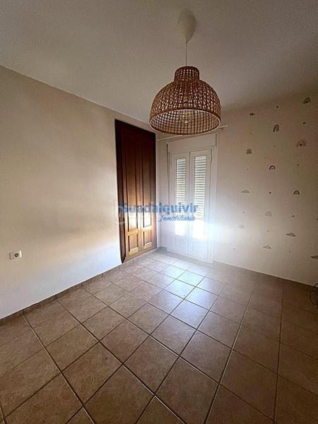 Foto 766fe667-fa7c-4451-9ae4-e266887094f8. Alquiler casa adosada  semi amueblada de esquina con 4 dormitorios y patio, con zonas comunes con piscina en Dos Hermanas