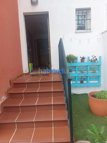 Foto acc612ac-b48a-48db-a2be-34bd33e84bc8. Alquiler casa adosada  semi amueblada de esquina con 4 dormitorios y patio, con zonas comunes con piscina en Dos Hermanas