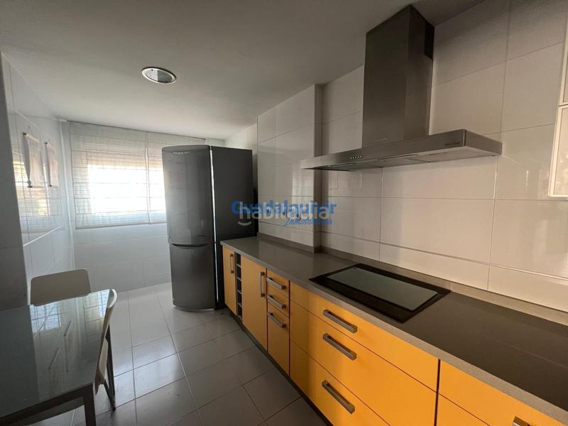 Foto 6a42cec8-32d1-4753-8453-b5c3bba4638c. Rent semi detached house with heating parking pool in Dos Hermanas