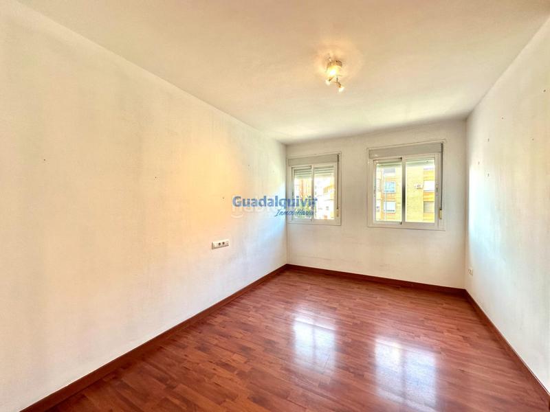 Foto 43d6dd06-174a-4a01-a8a5-6bb50fc3b401. Rent flat in La Calzada - La Florida Sevilla