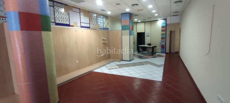 Foto 999badc7-25dc-4a41-b389-753867ec50c4. Alquiler local comercial local diafano de 103 m en buena zona comercial de triana en Sevilla