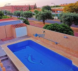Xalet a Olivar de Quintos. Precioso chalet independiente de 5 dormitorios y 3 baños con pis