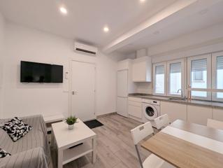 Location Appartement à La Buhaira. Alquiler de temporada. apartamento nuevo en avd eduardo datoprox