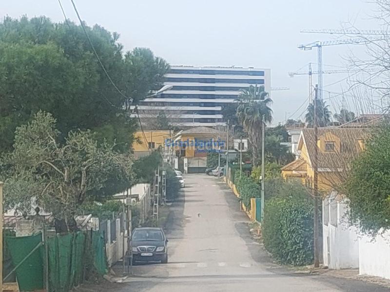 Foto 9adae248-bfe6-4bf7-9f99-04e8b93a06c6. Terreno residenziale in Entrenúcleos Dos Hermanas