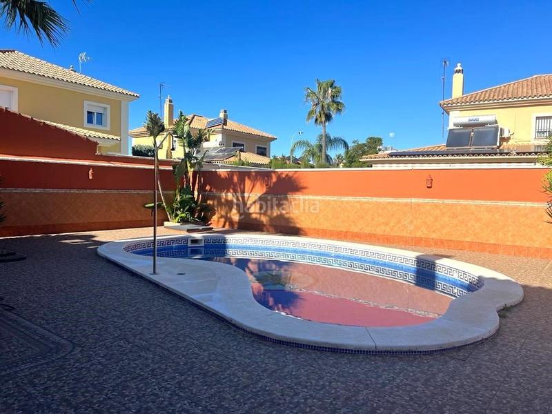 Foto 64bf09a0-f9a0-4f50-a00e-93a94f783339. Xalet amb calefacció aparcament piscina a Olivar de Quintos Montequinto