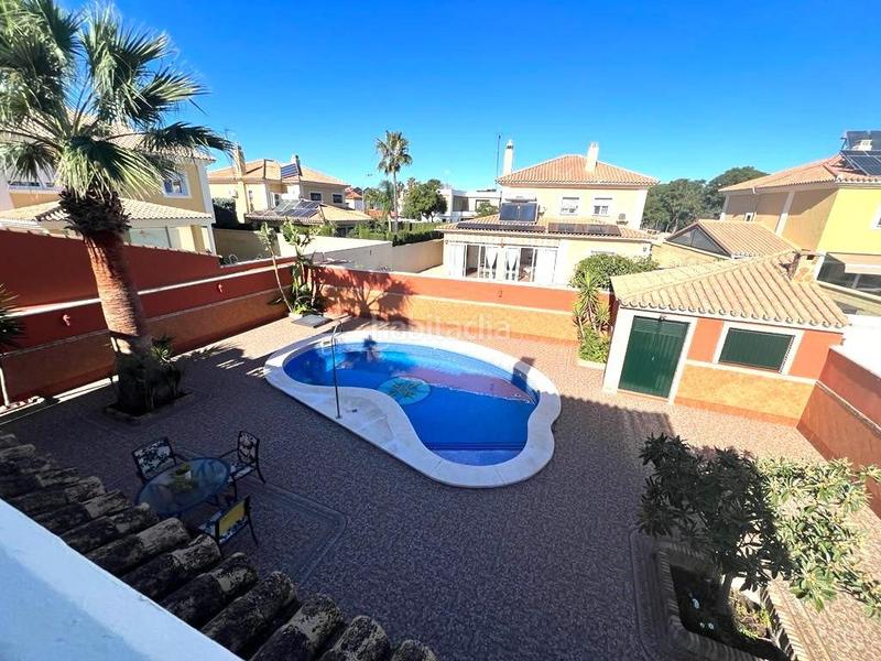 Foto 7c1ebf97-ba2b-48fc-9cb7-0a66b81a8041. Xalet amb calefacció aparcament piscina a Olivar de Quintos Montequinto