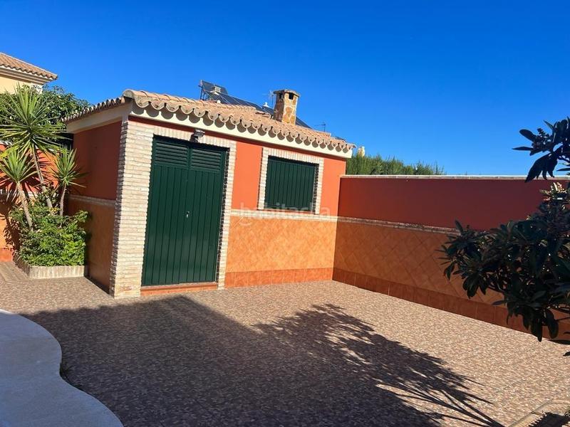 Foto 9f7c60a4-513d-4487-8c34-1107bd840f1c. Xalet amb calefacció aparcament piscina a Olivar de Quintos Montequinto