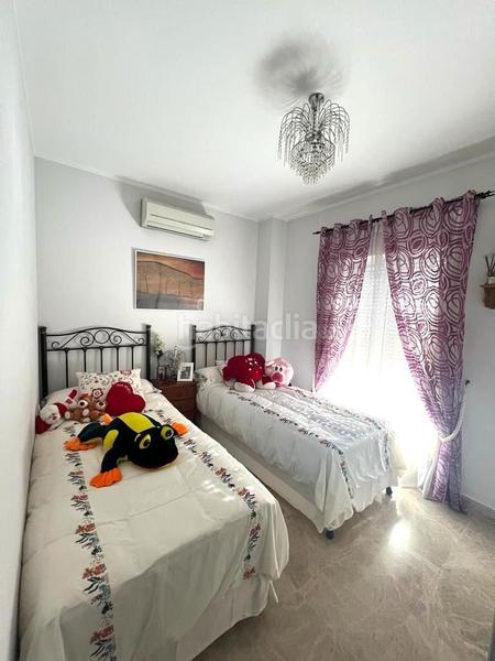 Foto d5e51506-b33f-4101-8220-6a6dd8fb184b. Xalet amb calefacció aparcament piscina a Olivar de Quintos Montequinto