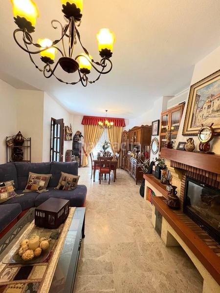 Foto ff1a0420-3514-4371-9172-1bdce9318f93. Xalet amb calefacció aparcament piscina a Olivar de Quintos Montequinto