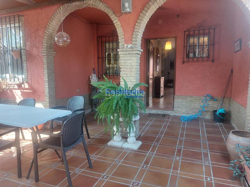 Foto 2aa6da10-50f5-4860-84fd-b77d0692cb39. Casa adossada amb aparcament piscina a Condequinto Montequinto