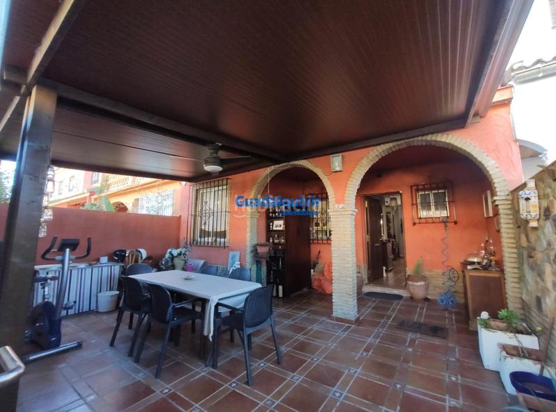 Foto 51b000ff-764b-4f58-ae54-2dd3d62d9ba1. Casa adossada amb aparcament piscina a Condequinto Montequinto