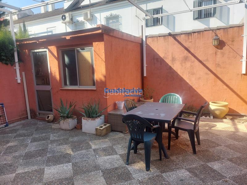 Foto ea1b7750-cb2c-4b45-8223-fafa9aed3455. Casa adossada amb aparcament piscina a Condequinto Montequinto