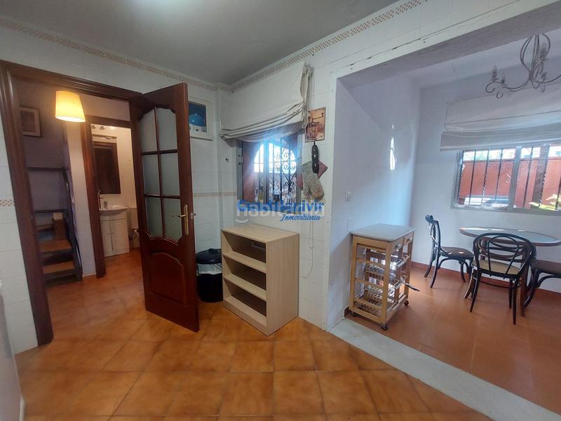 Foto f42f1226-adff-4a80-a1b7-f84f0a555d6a. Casa adossada amb aparcament piscina a Condequinto Montequinto