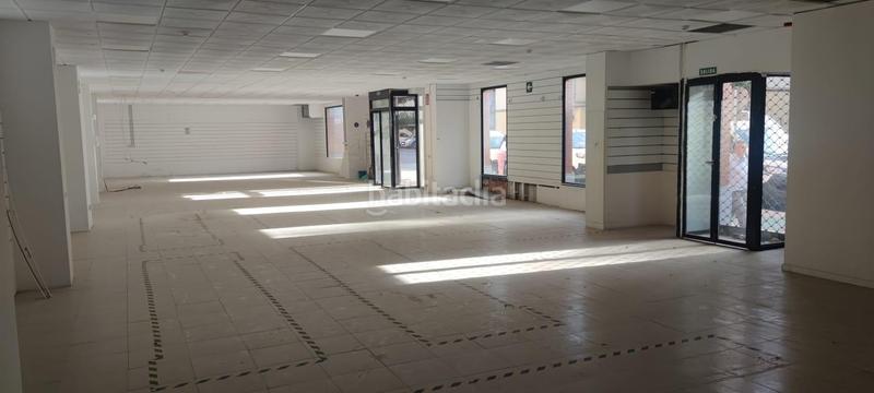 Foto 22bd9f89-f832-4121-8702-5c6b618af6c2. Alquiler local comercial gran local de 300 m este en Sevilla