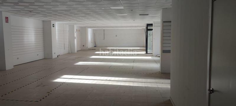 Foto 90cf90b1-4583-423f-bae8-3a471a542022. Lloguer local comercial a Parque Alcosa Sevilla