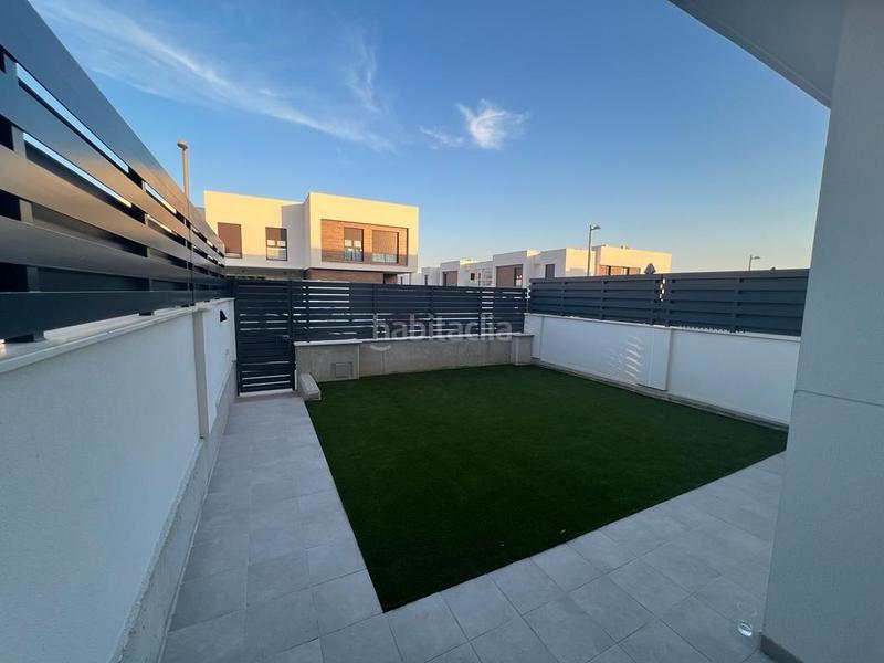 Foto f0d02c3e-6a7c-4b03-96f0-a48f778b91cb. Affitto casa a schiera con riscaldamento parcheggio piscina in Dos Hermanas