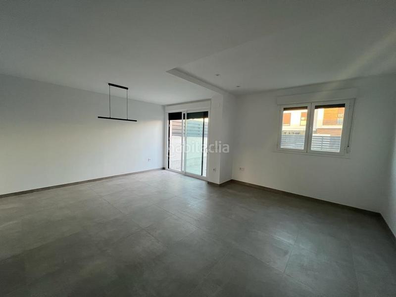 Foto ccab1046-67da-40eb-b69a-f6c24258f440. Alquiler casa adosada  de alquiler a estrenar en Dos Hermanas
