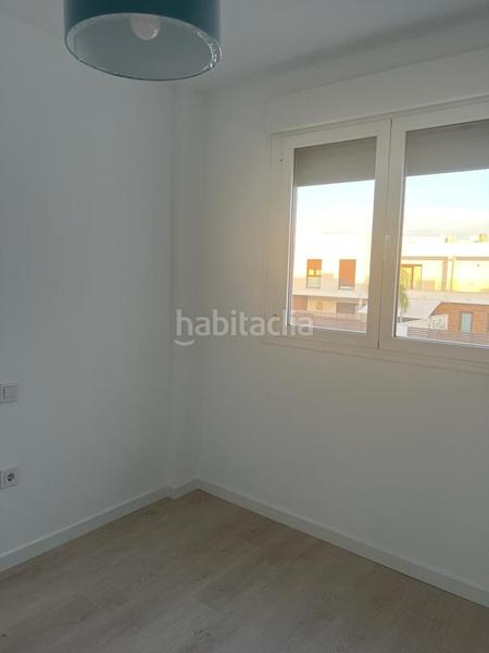 Foto f2ea414f-6f6e-487c-a2e7-3a3a1c2ee3e0. Alquiler casa adosada  de alquiler a estrenar en Dos Hermanas