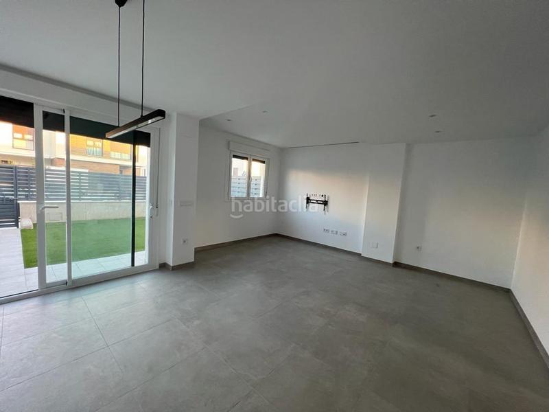 Foto 4bcf9a4d-feaa-43e2-be3b-35c9437a1c80. Rent semi detached house with heating parking pool in Dos Hermanas