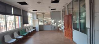 Business premise in Calle de Fernando Villalón