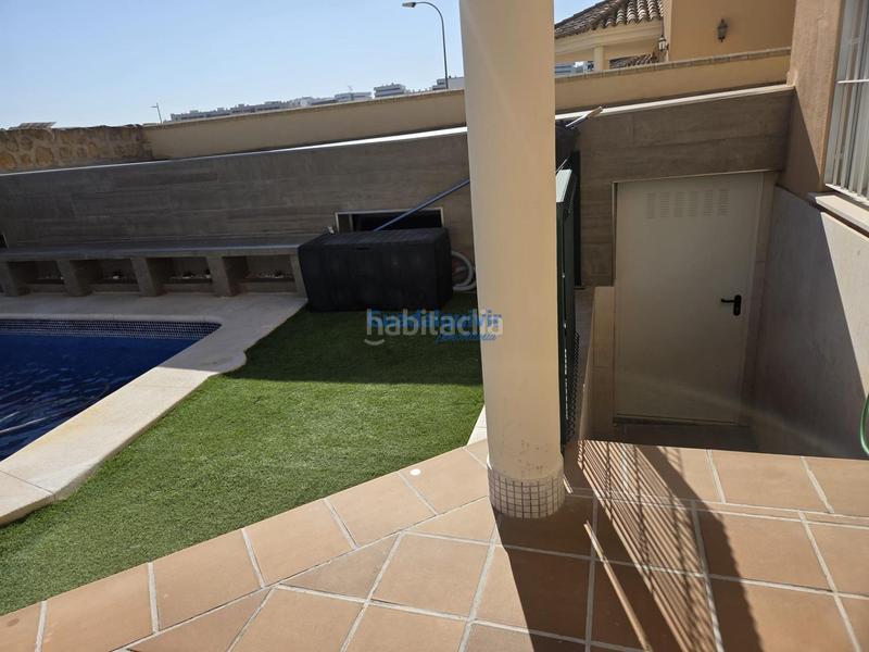 Foto c7325b4e-ae59-419a-a323-927c7b0b82db. Chalet avec parking piscine dans Olivar de Quintos Montequinto