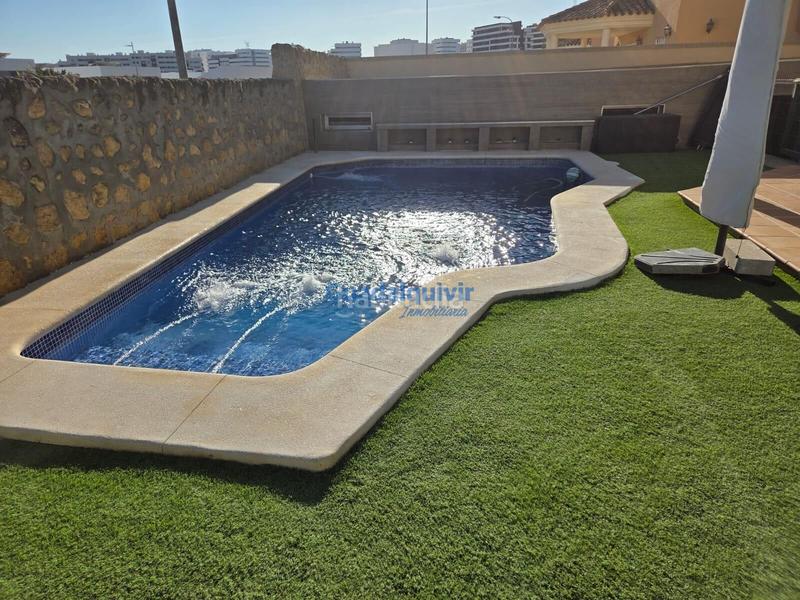 Foto cf056f37-5ab4-4ff6-9985-7eb2de2e5ca9. Xalet amb aparcament piscina a Olivar de Quintos Montequinto