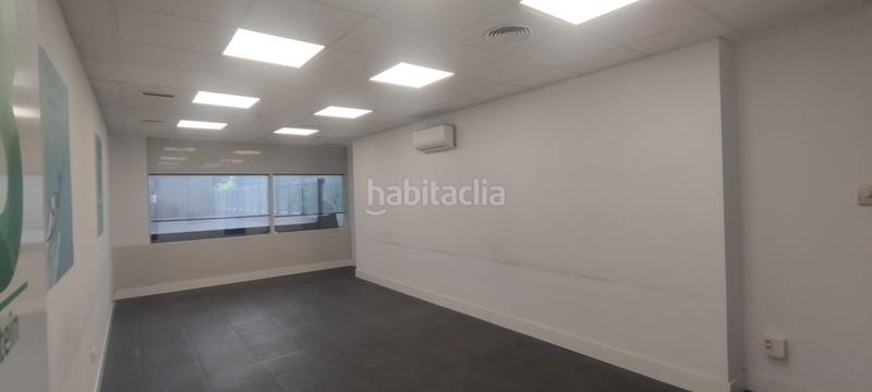 Foto 28d5f491-c51e-431e-b572-39324bdac836. Affitto ufficio in La Buhaira Sevilla