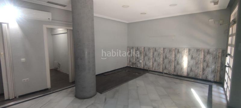 Foto 77216439-8ec8-4a4d-8cf2-dd2566ed4f8d. Lloguer local comercial a Los Remedios Sevilla