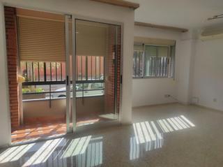 Alquiler Piso en La Buhaira. Piso de 4 dormitorios sin amueblar en la exclusiva zona viapol