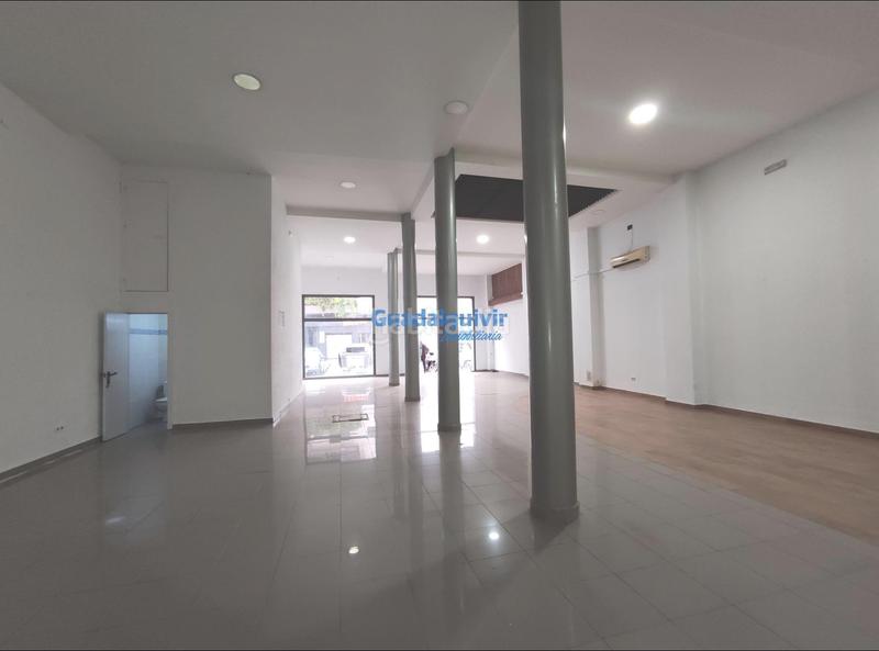 Foto 53036906-f64a-477d-a9d8-dd04b4486c97. Local comercial magnífico local comercial en triana en Sevilla