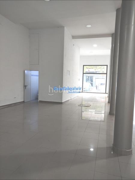 Foto 869dcdce-abbf-4f04-ba2e-8b8fc73e25e2. Local comercial magnífico local comercial en triana en Sevilla