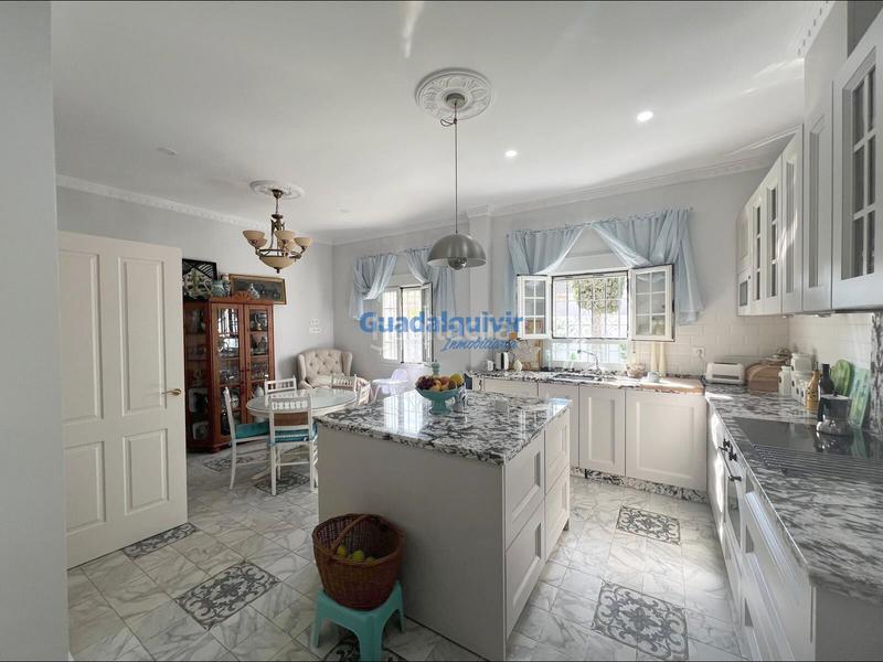 Foto f3619d1c-3888-4cc7-9ac9-b4a8d51b2d7f. Chalet mit heizung parking pool in Condequinto Montequinto