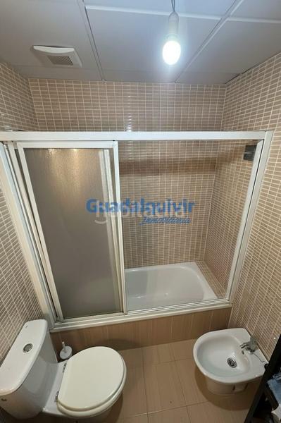 Foto fc5e74b1-c64b-41c4-bd01-ea5fcf6c2074. Reihenhaus mit heizung in Palmete Sevilla