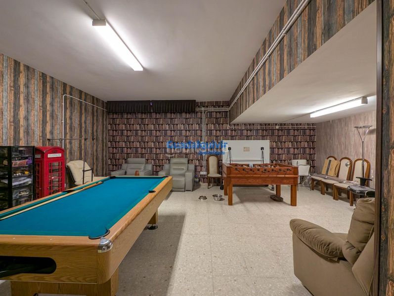 Foto f15e21d2-9819-4146-9575-e35fa53a7453. Casa amb calefacció aparcament piscina a San Pablo Sevilla