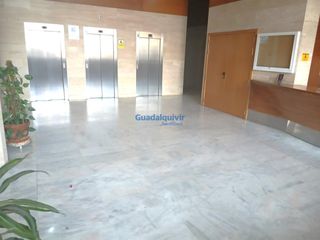 Miete Büro in Pisa. Oficina diáfana de 50 metros con garaje en el polígono pisa  mai