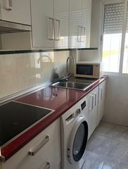 Miete Etagenwohnung in La Buhaira. Apartamento amueblado próximo parada de metro, muy luminoso