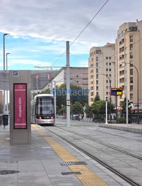 Foto ca8c311b-6c28-4f28-958c-f041d9ad0c43. Pis a La Buhaira Sevilla