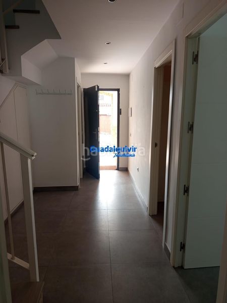 Foto 0623005e-cee3-4a48-8104-a50f98c0254d. Casa aparellada amb aparcament piscina a Condequinto Montequinto